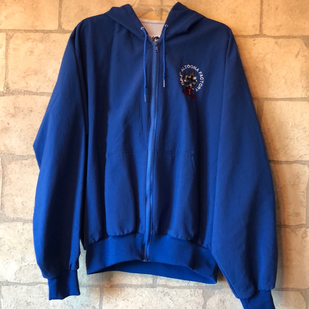 Hooded windbreaker